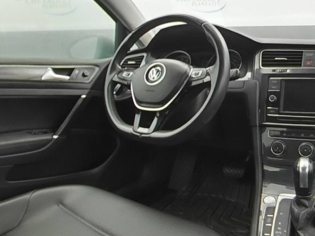 Used 2020 Volkswagen Golf 4-Door FWD image 16