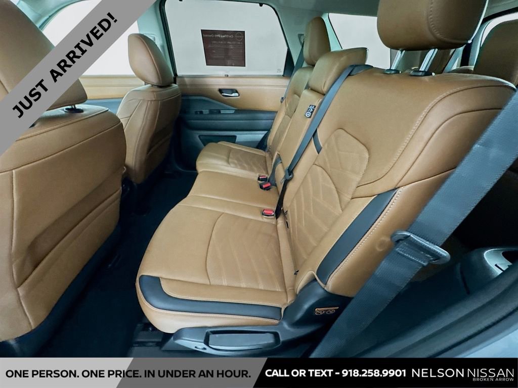 Used 2024 Nissan Pathfinder Platinum w/ Cargo Package image 26