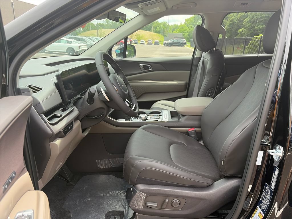 New 2026 Kia Carnival EX FWD image 15