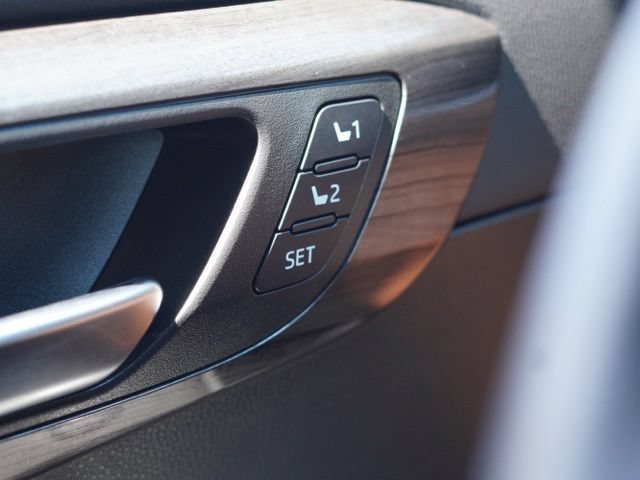 Used 2023 Toyota Highlander Platinum FWD image 44