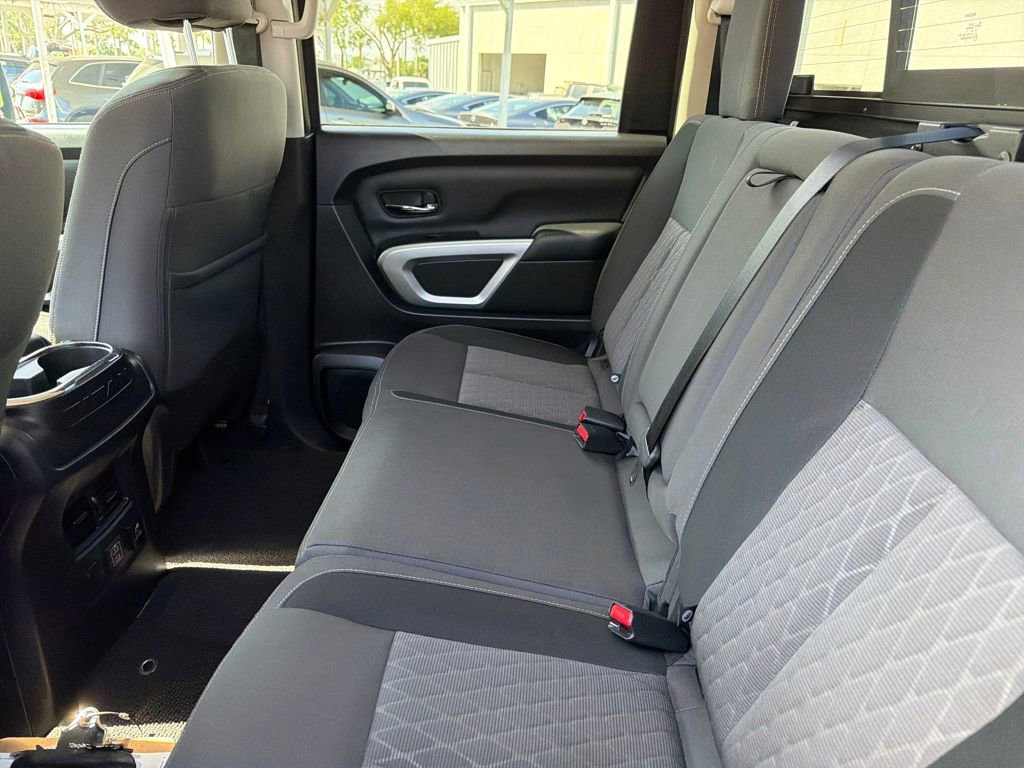 Used 2024 Nissan Titan SV w/ SV Convenience Package image 32