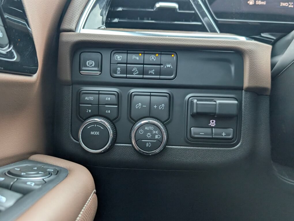 Certified 2025 Chevrolet Tahoe High Country w/ Sun And Tow Package AWD/4WD image 22