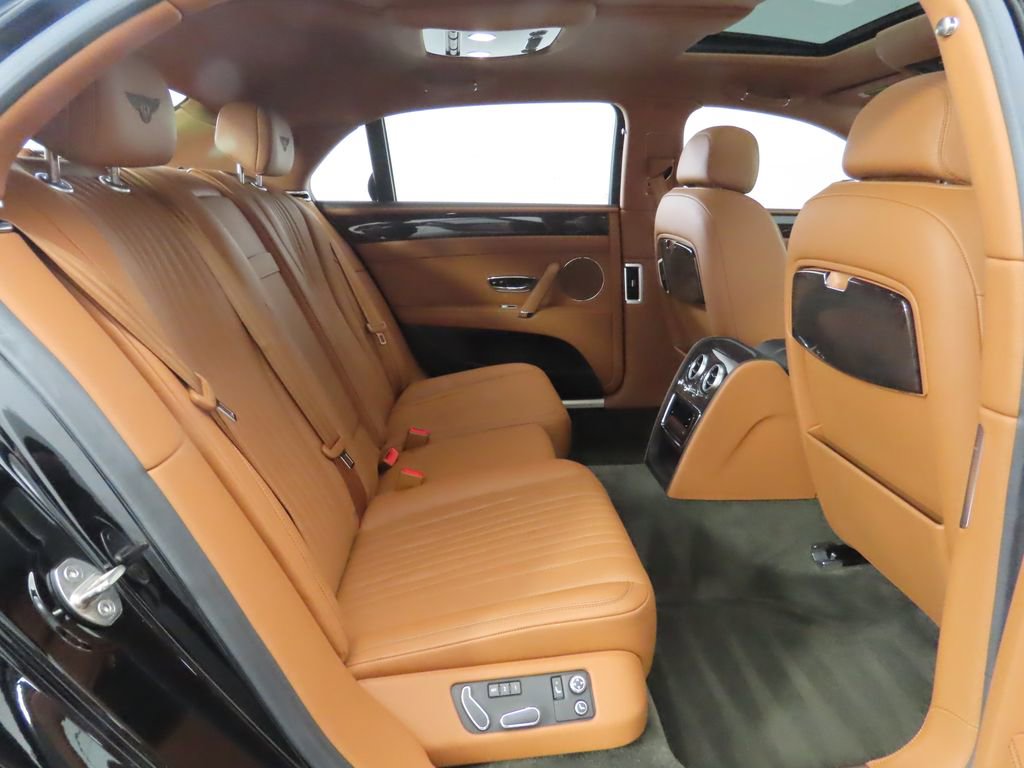 Used 2018 Bentley Flying Spur V8 image 22