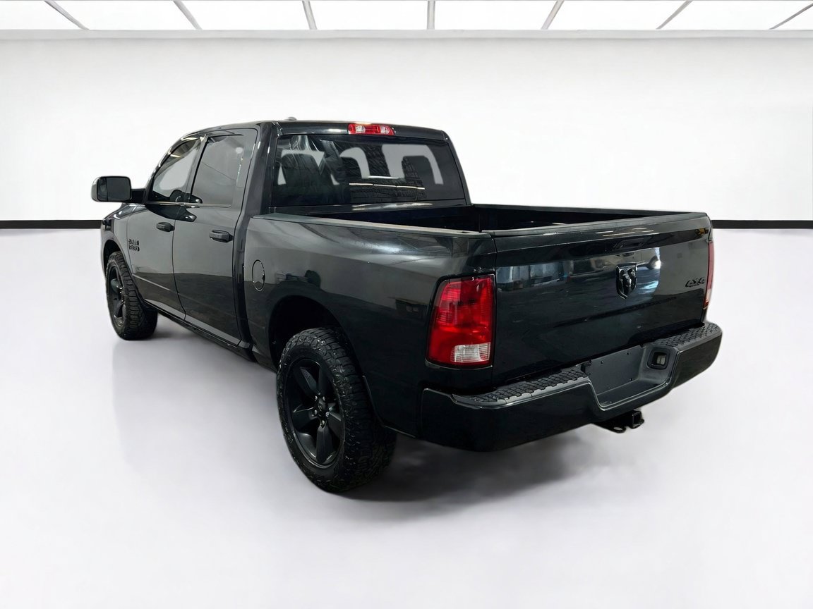 Used 2016 RAM 1500 Express w/ Black Ram 1500 Express Group AWD/4WD image 6