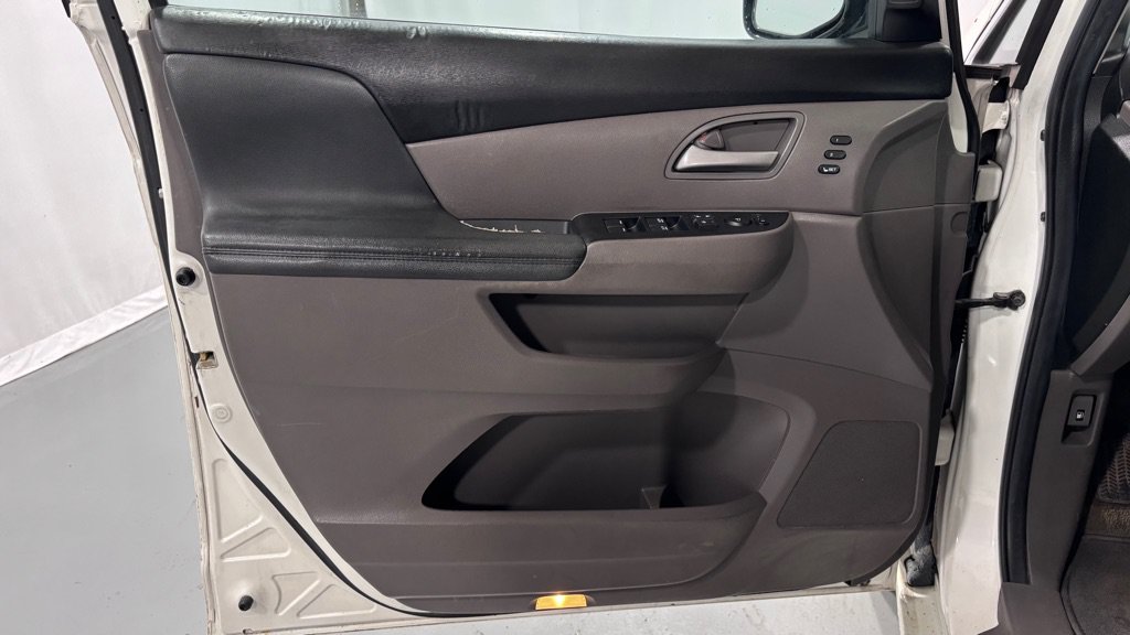 Used 2013 Honda Odyssey Touring image 16