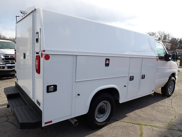 New 2026 Ford E-350 and Econoline 350 Super Duty w/ Power Equipment Group RWD image 8