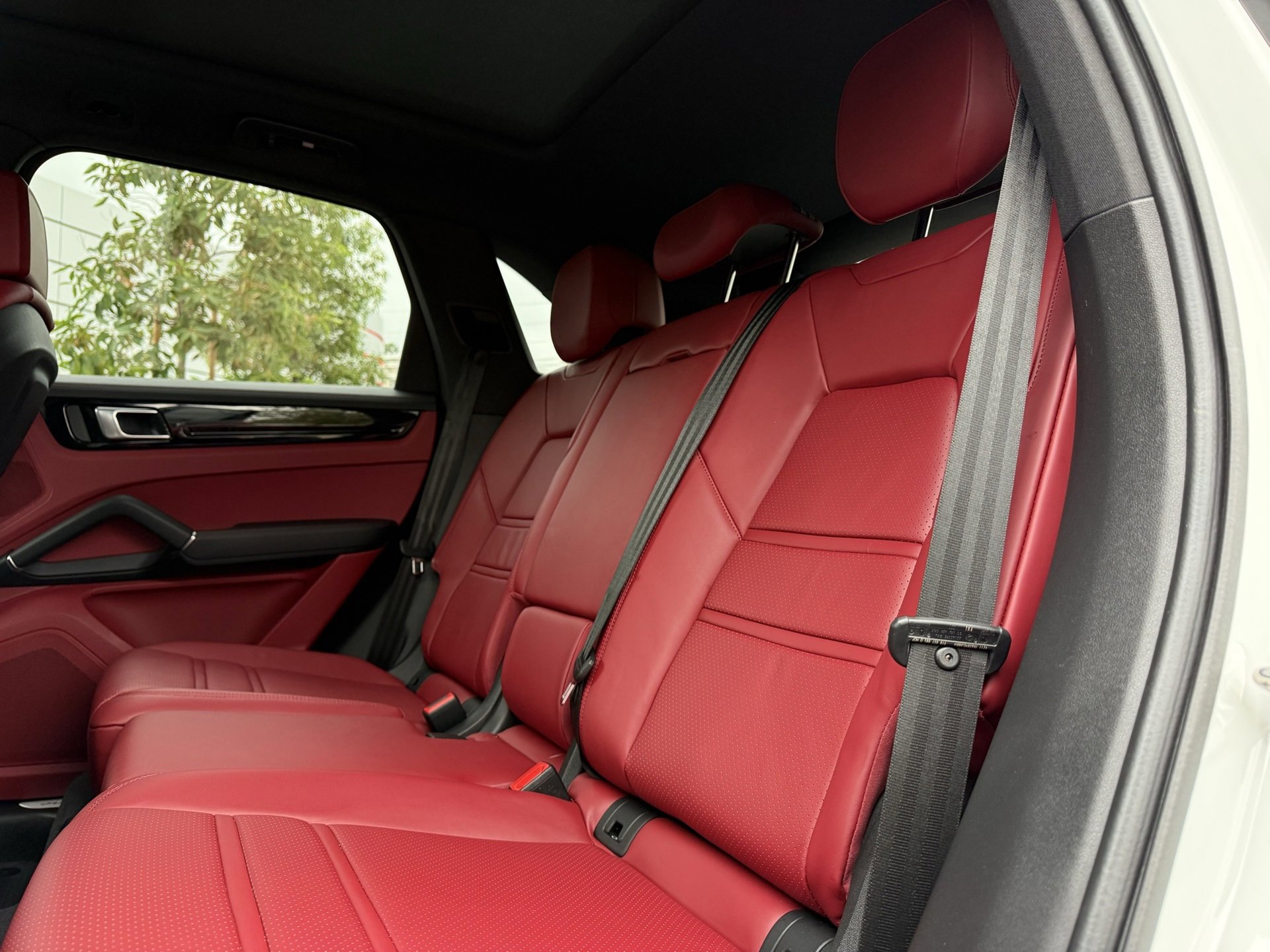 Used 2023 Porsche Cayenne image 29