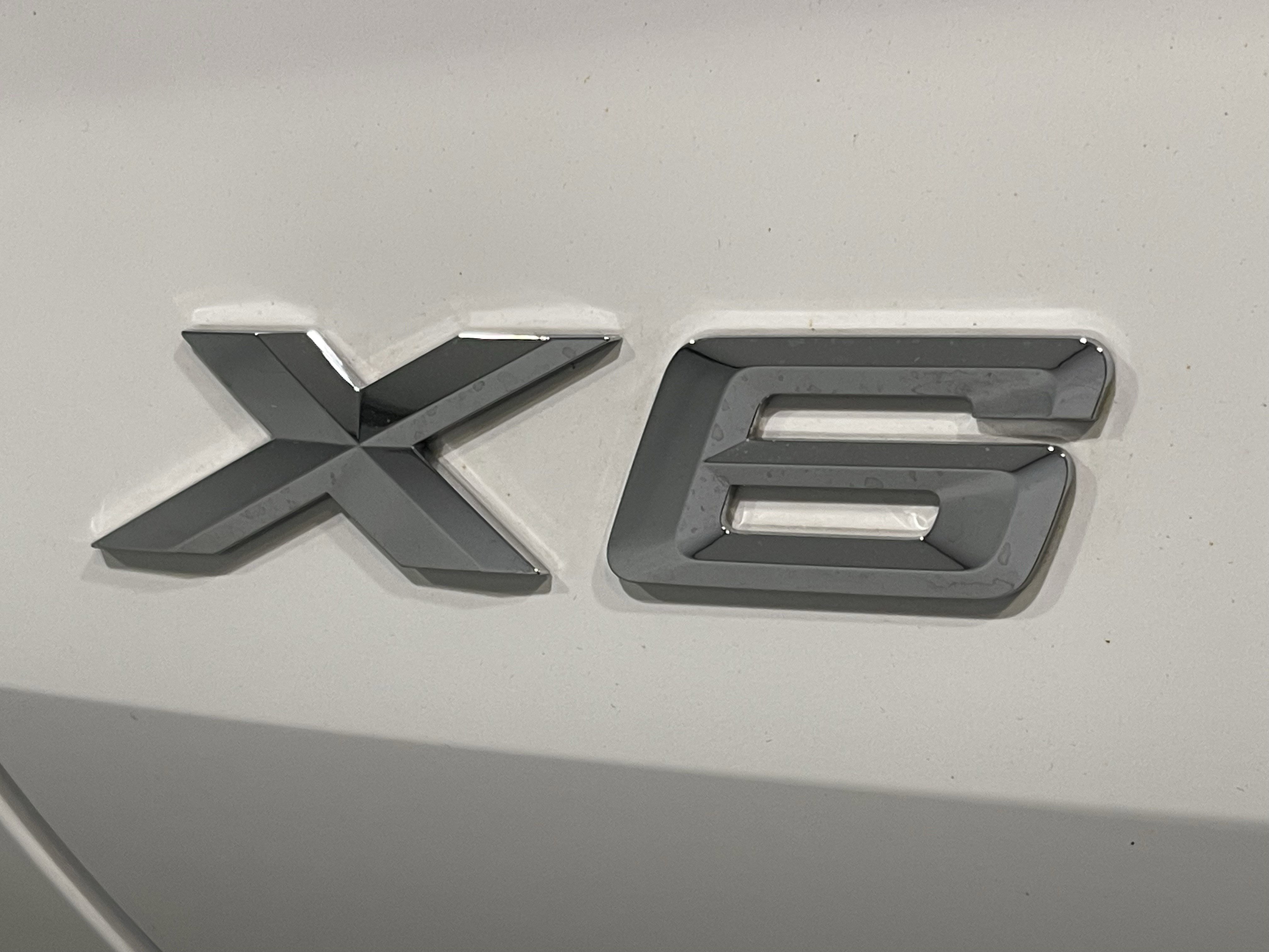 Used 2025 BMW X6 xDrive40i w/ Climate Comfort Package image 25