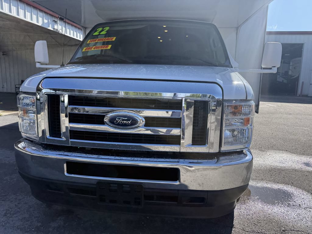 Used 2022 Ford E-450 and Econoline 450 Super Duty w/ Motorhome Prep Package RWD image 22