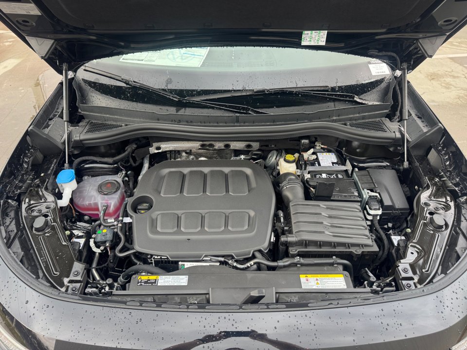 New 2026 Volkswagen Tiguan SE AWD/4WD image 16