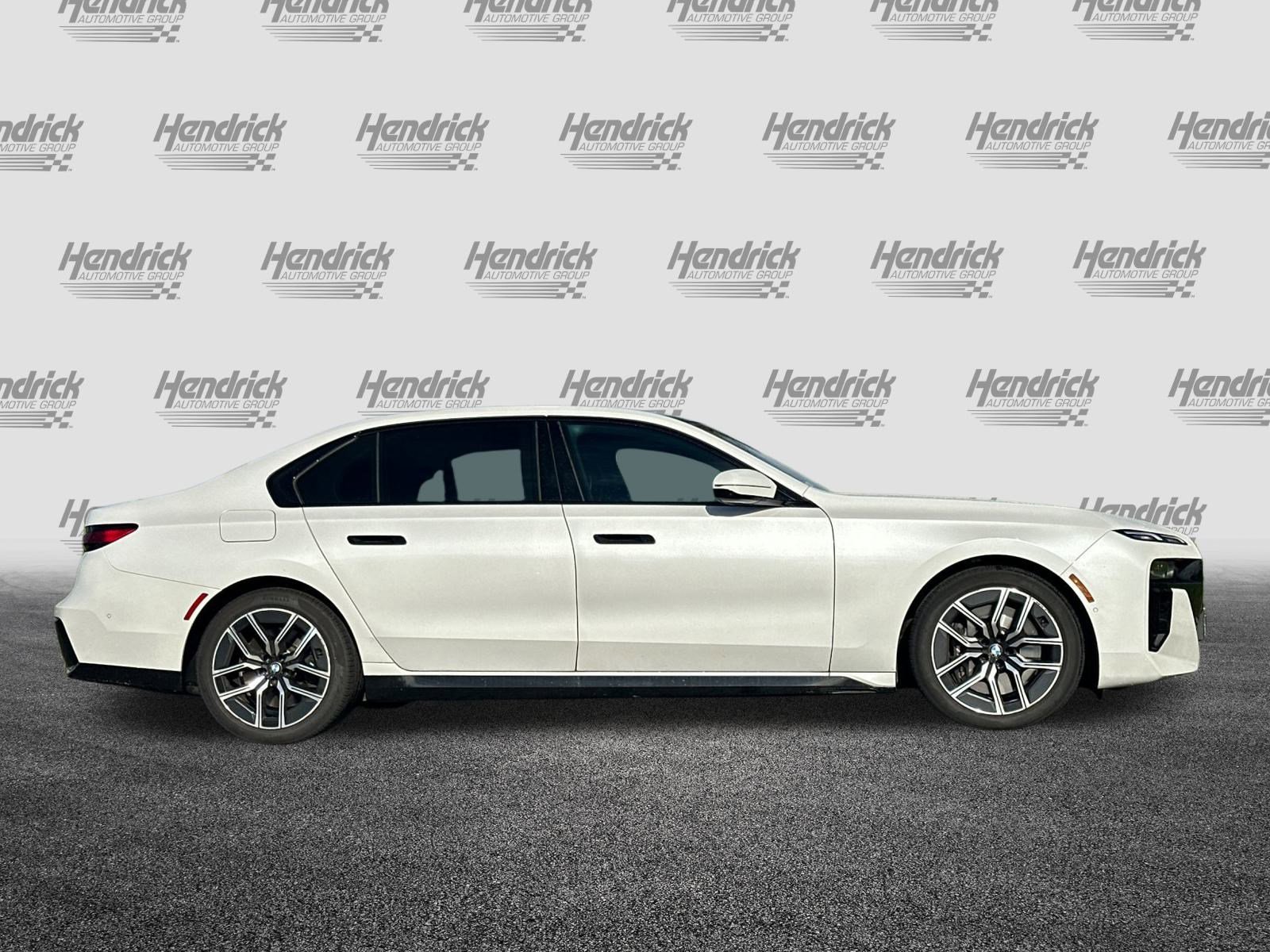 Certified 2023 BMW 740i image 3