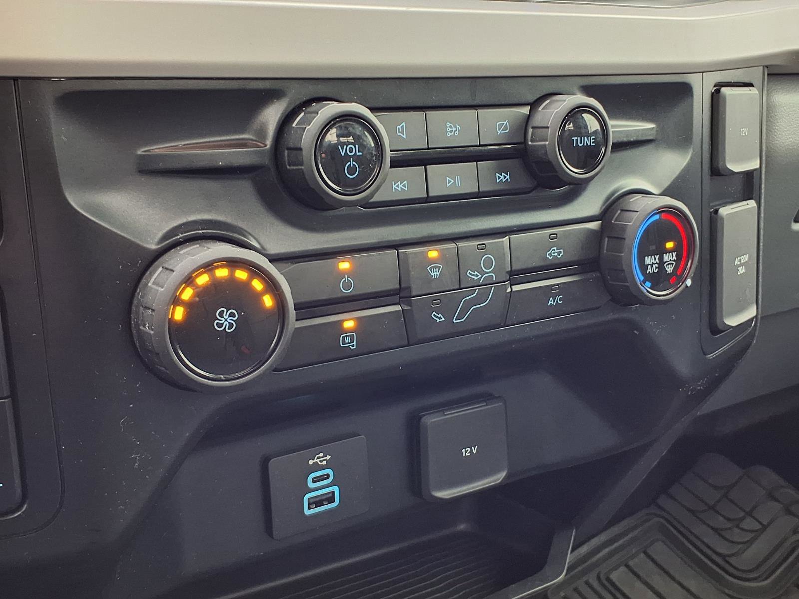 Used 2023 Ford F250 XL w/ STX Appearance Package image 7