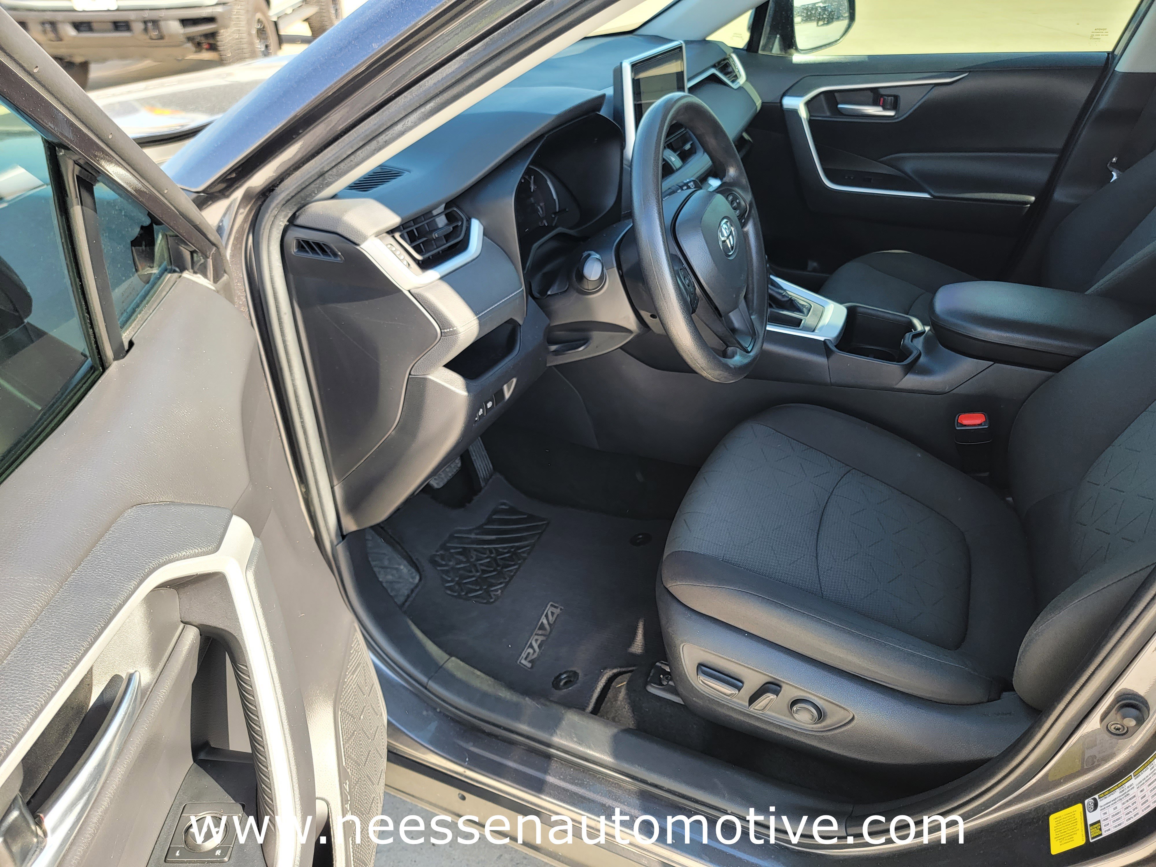 Used 2024 Toyota RAV4 XLE image 15