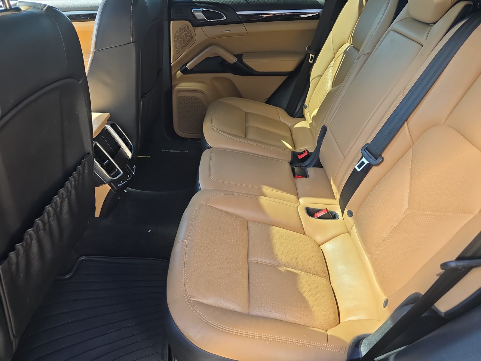 Used 2018 Porsche Cayenne AWD/4WD image 20