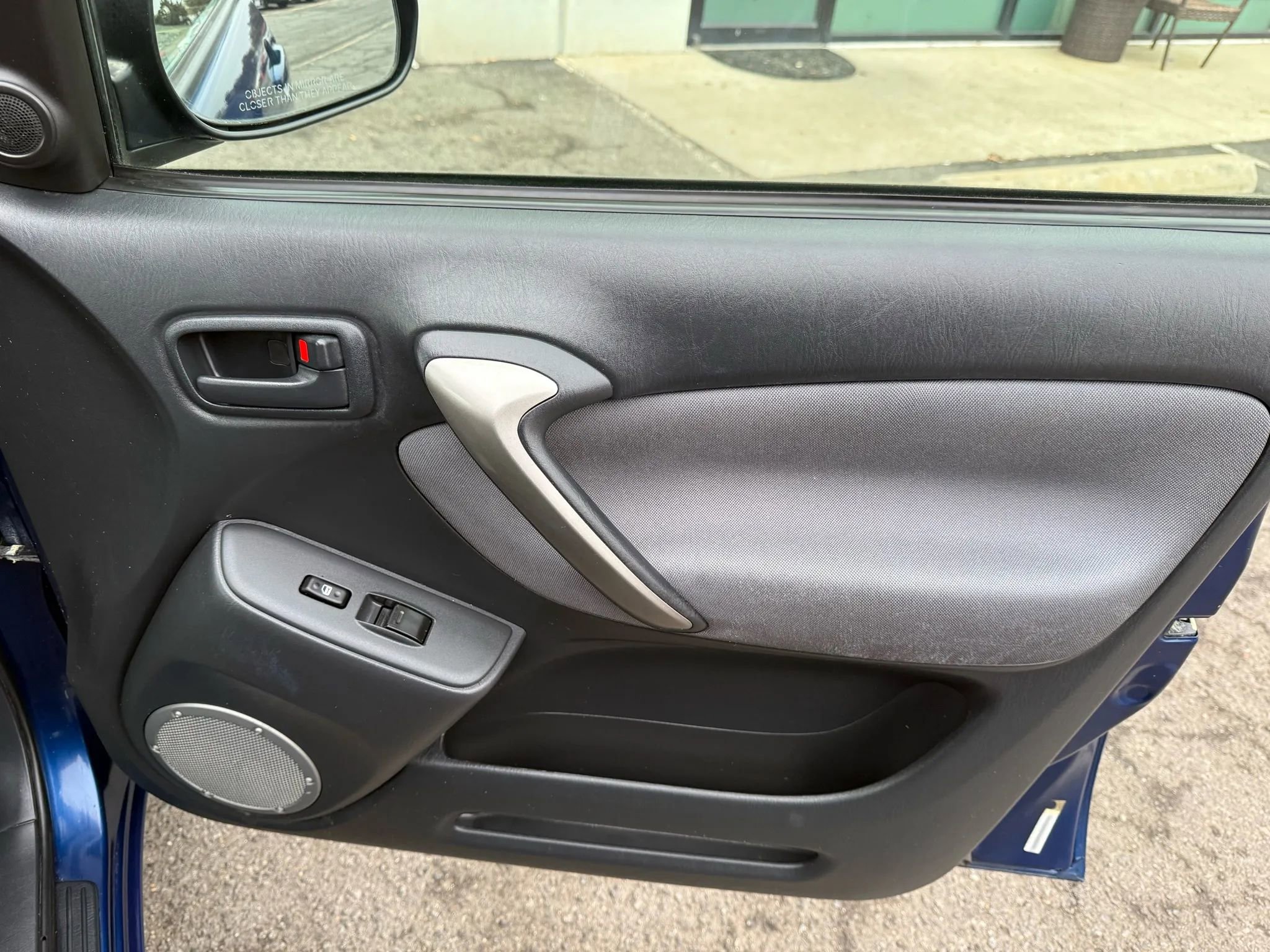 Used 2004 Toyota RAV4 Sport Utility 4D image 18