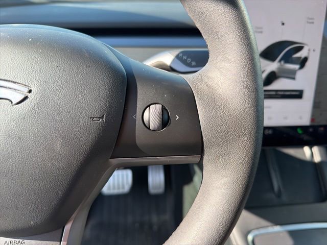 Used 2022 Tesla Model Y Performance image 19
