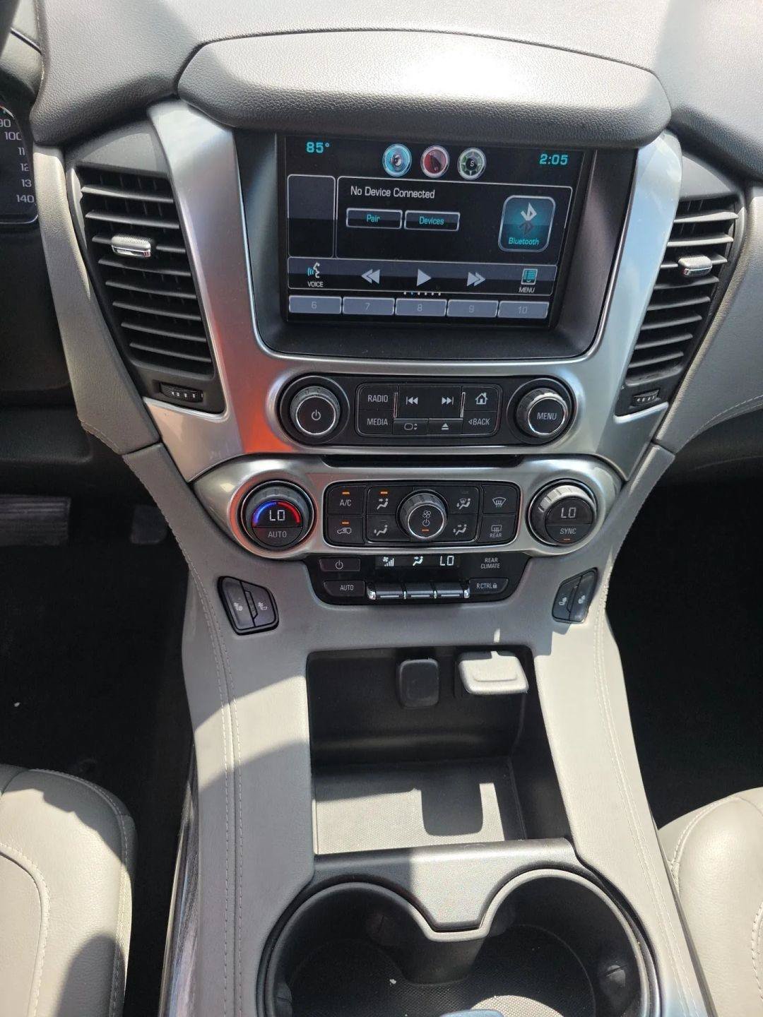 Used 2015 Chevrolet Suburban LT RWD image 17