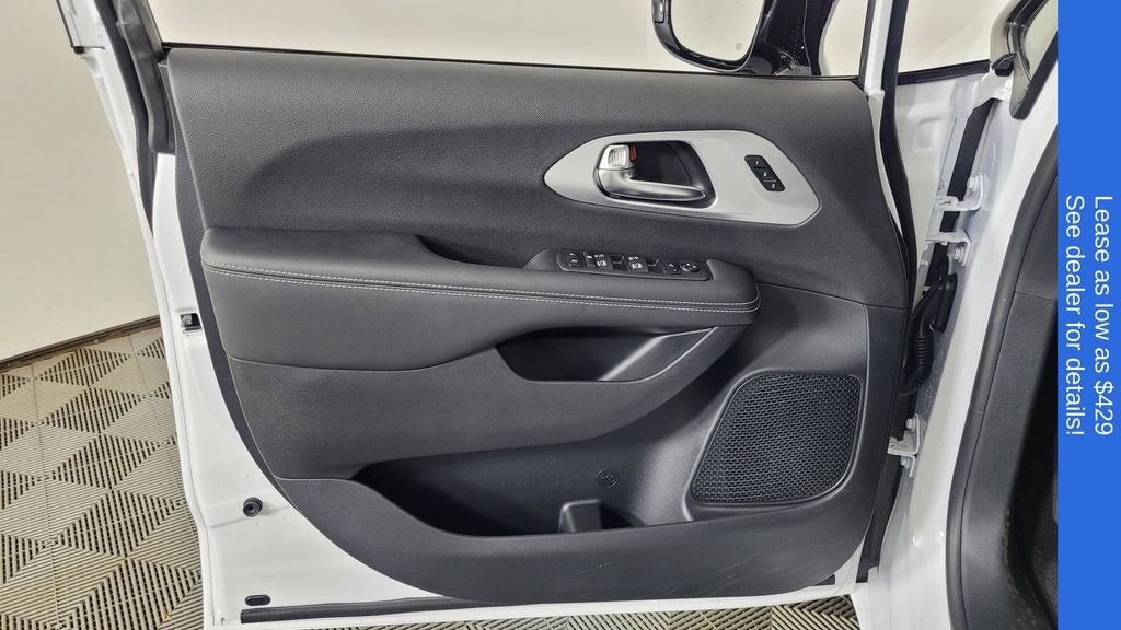 New 2026 Chrysler Pacifica Limited w/ S Appearance Package image 13