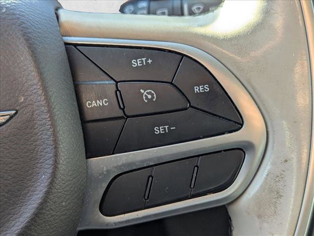Used 2018 Chrysler Pacifica Limited image 6
