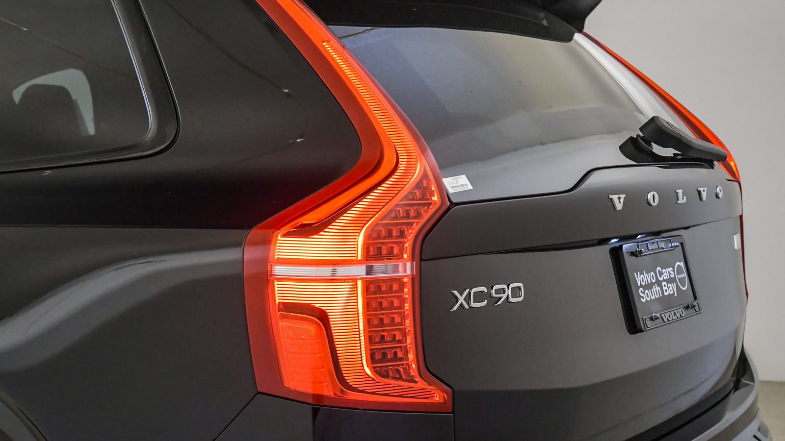 Certified 2023 Volvo XC90 T8 Ultimate AWD/4WD image 12