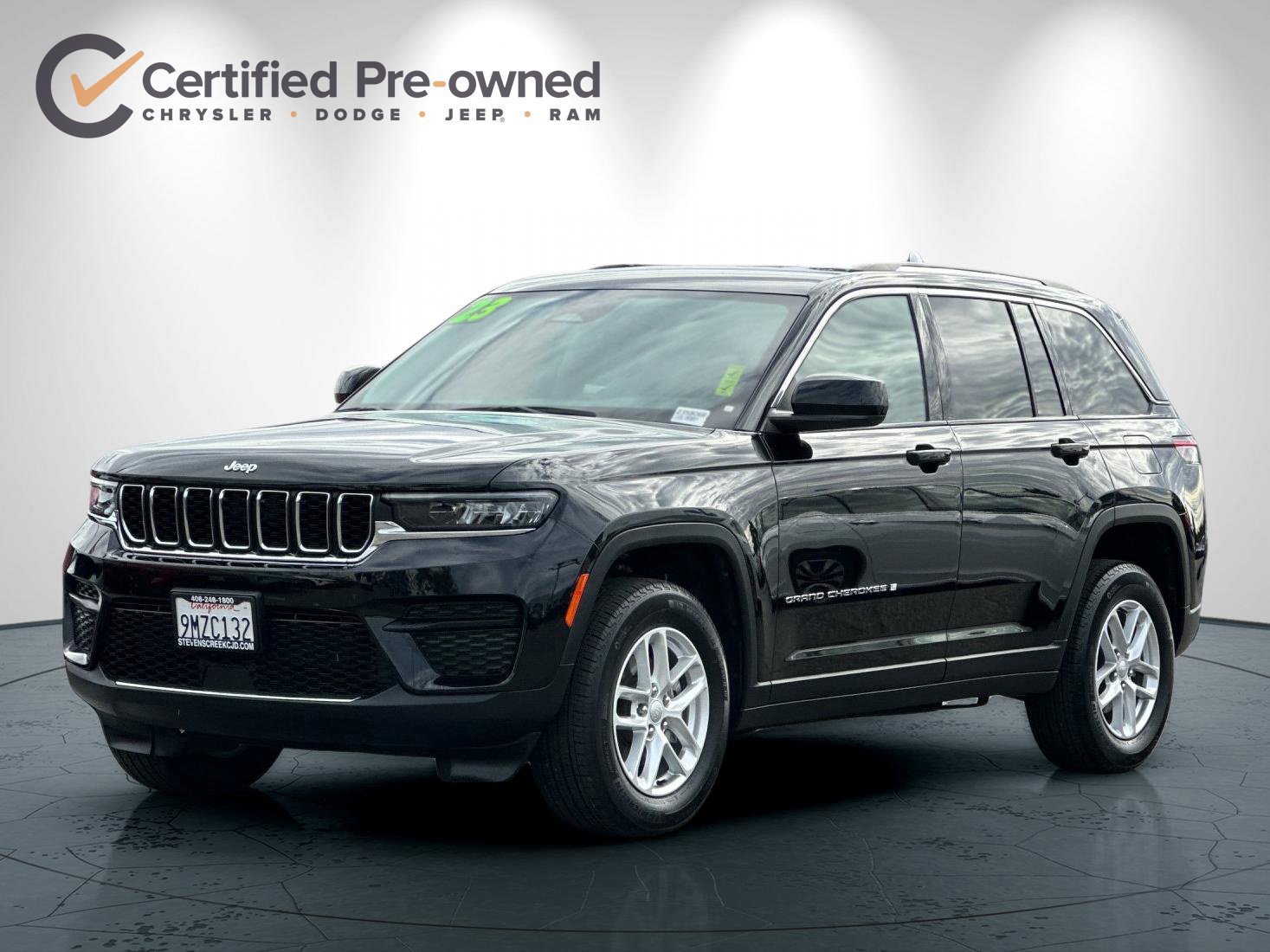 Used 2023 Jeep Grand Cherokee Laredo AWD/4WD image 8