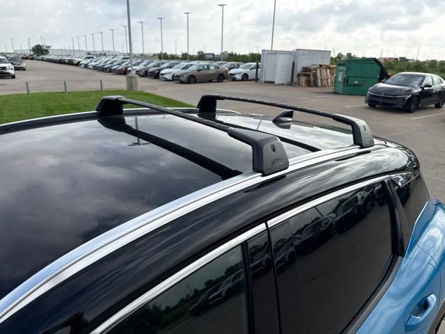 Used 2025 Nissan Kicks SR w/ Illumination Package FWD image 14