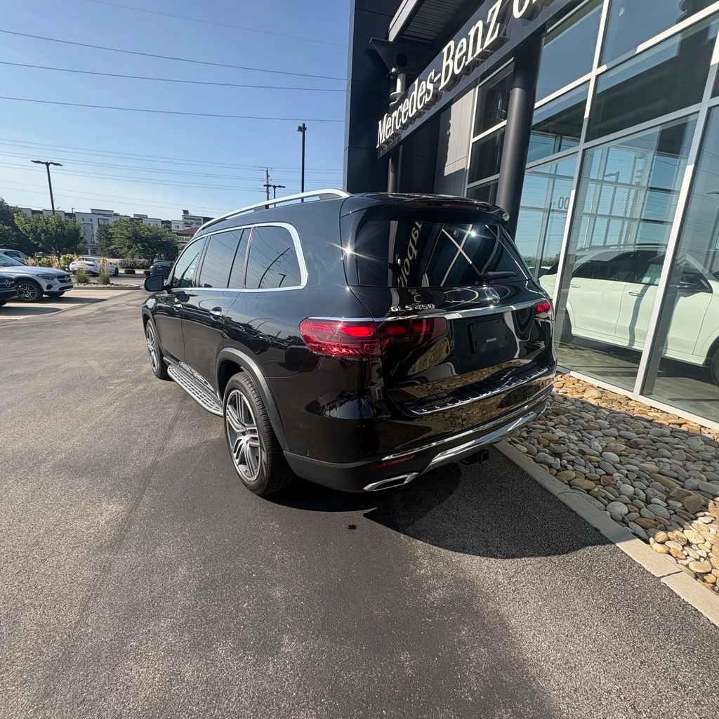 Used 2024 Mercedes-Benz GLS 450 4MATIC image 8