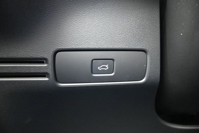 New 2026 Volvo XC40 B4 Core w/ Climate Package FWD image 27