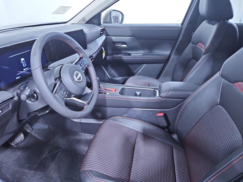 New 2025 Nissan Kicks SR image 9