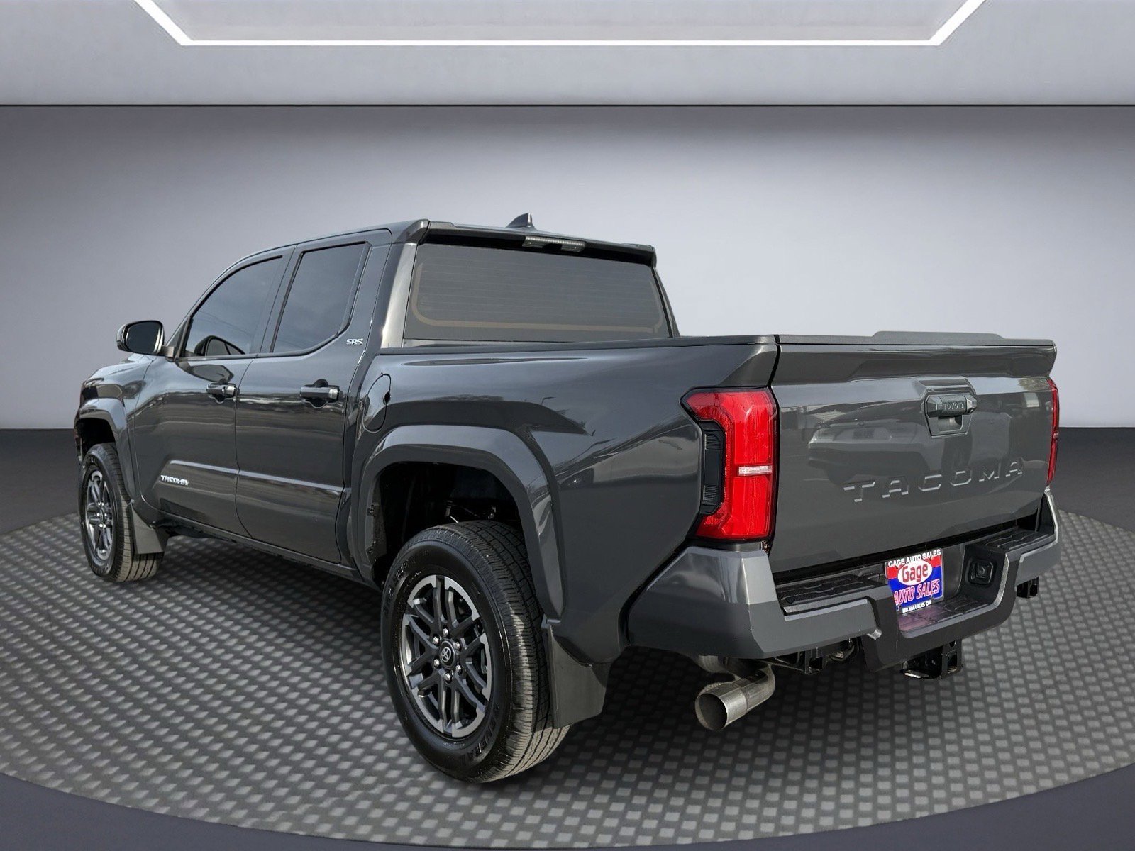 Used 2024 Toyota Tacoma SR5 image 3