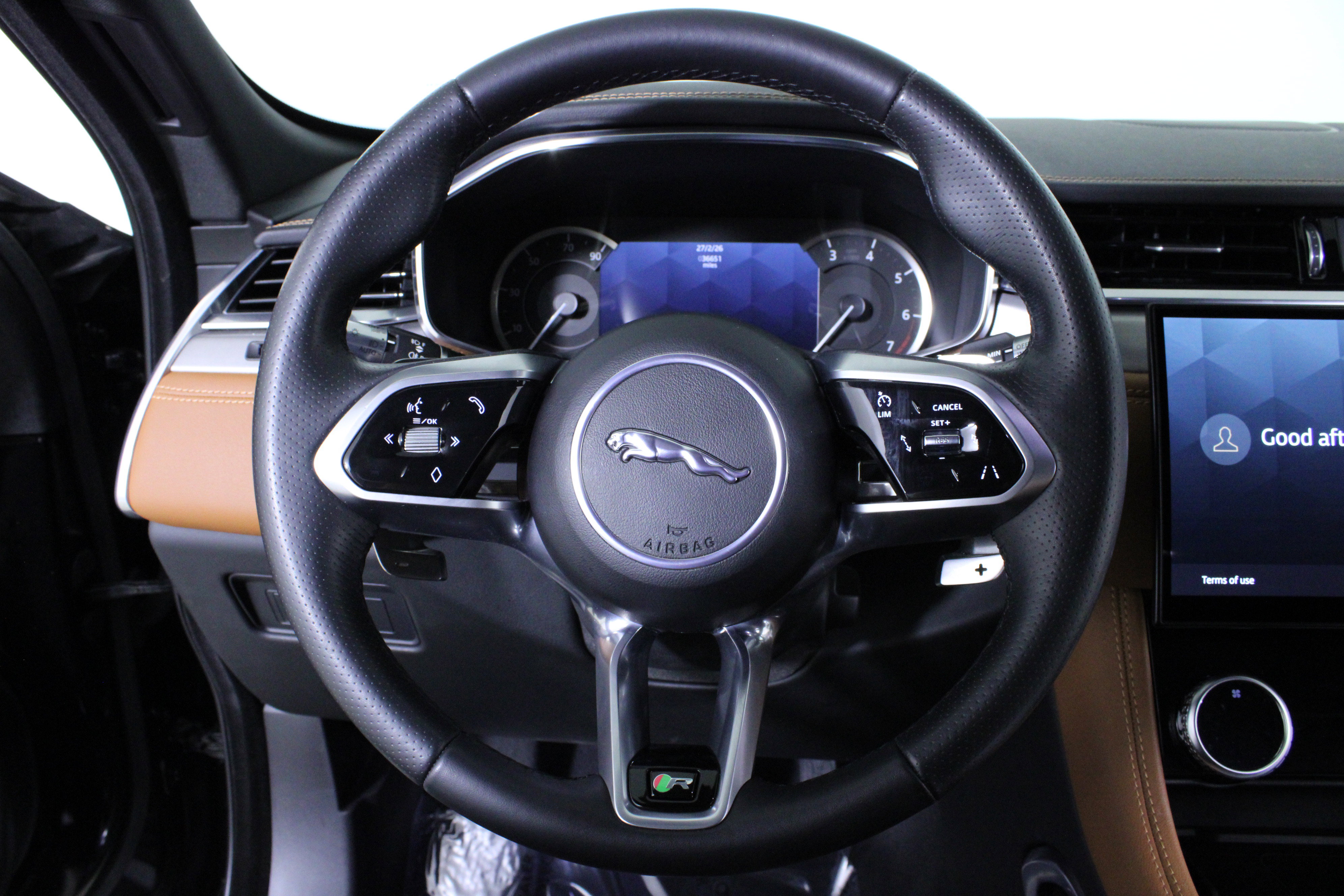 Used 2023 Jaguar F-PACE R-Dynamic S image 22