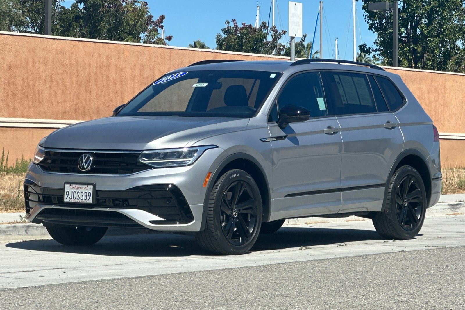 Used 2023 Volkswagen Tiguan SE R-Line AWD/4WD image 8