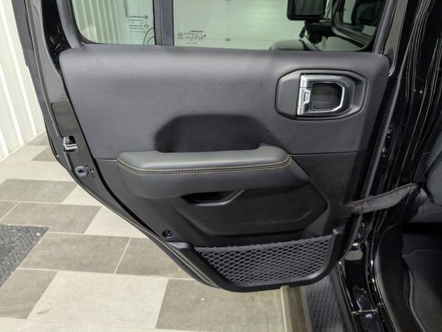 Used 2025 Jeep Wrangler Unlimited Sahara AWD/4WD image 8