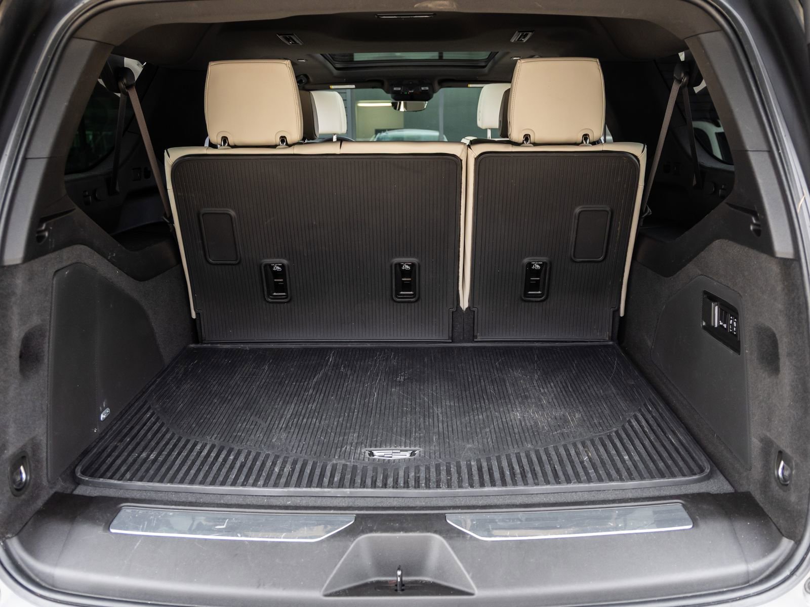 Used 2022 Cadillac Escalade ESV Sport w/ Touring Package AWD/4WD image 33