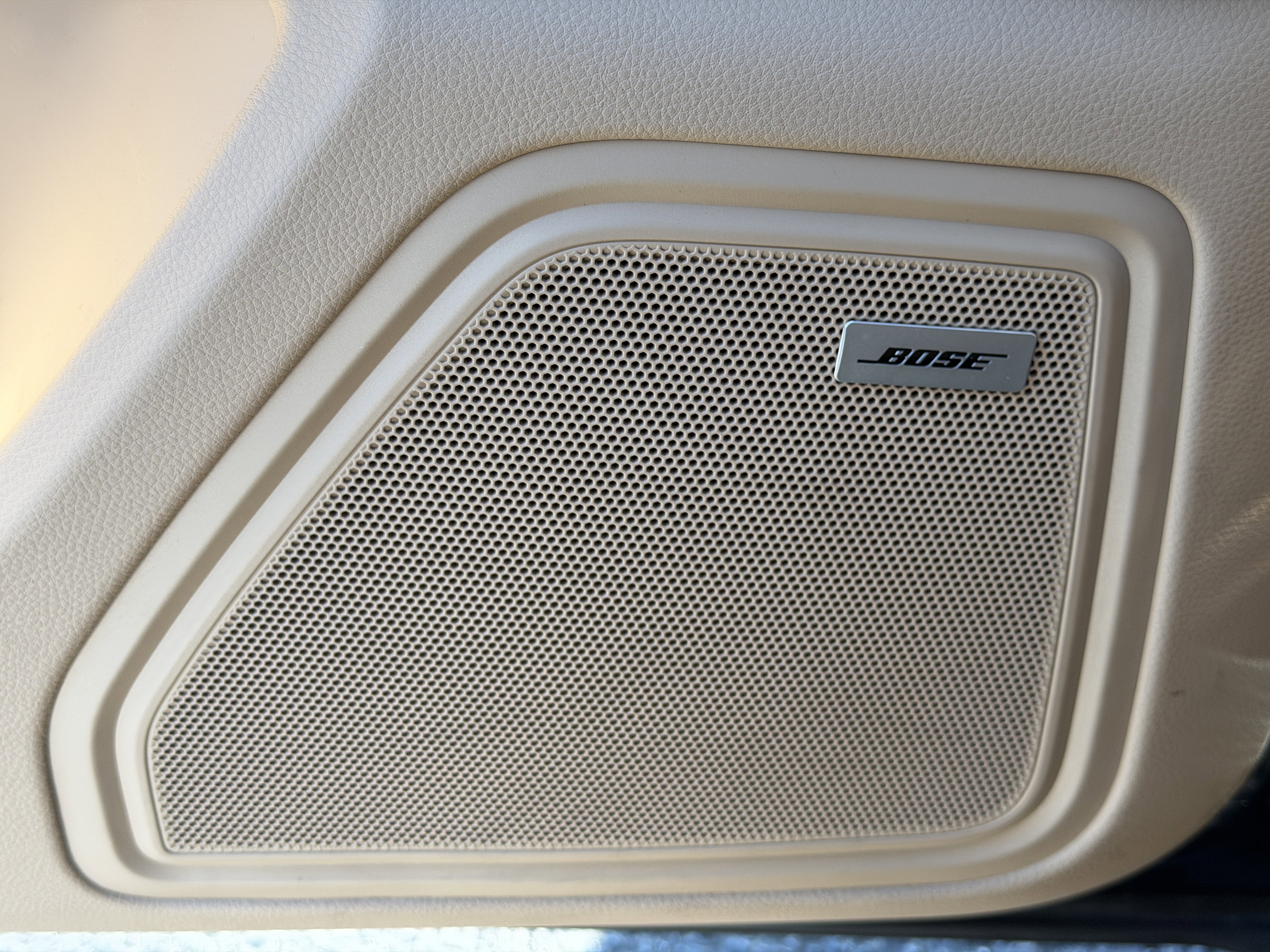 Certified 2022 Porsche Macan image 26