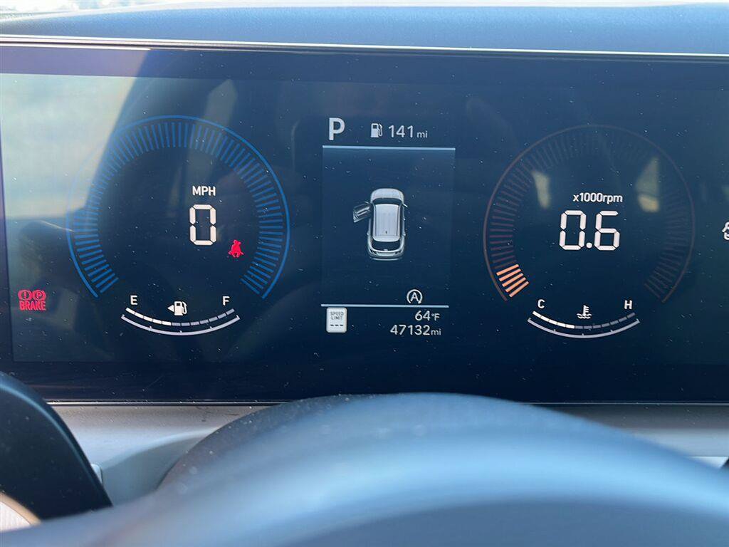 Certified 2025 Hyundai Tucson SEL AWD/4WD image 2