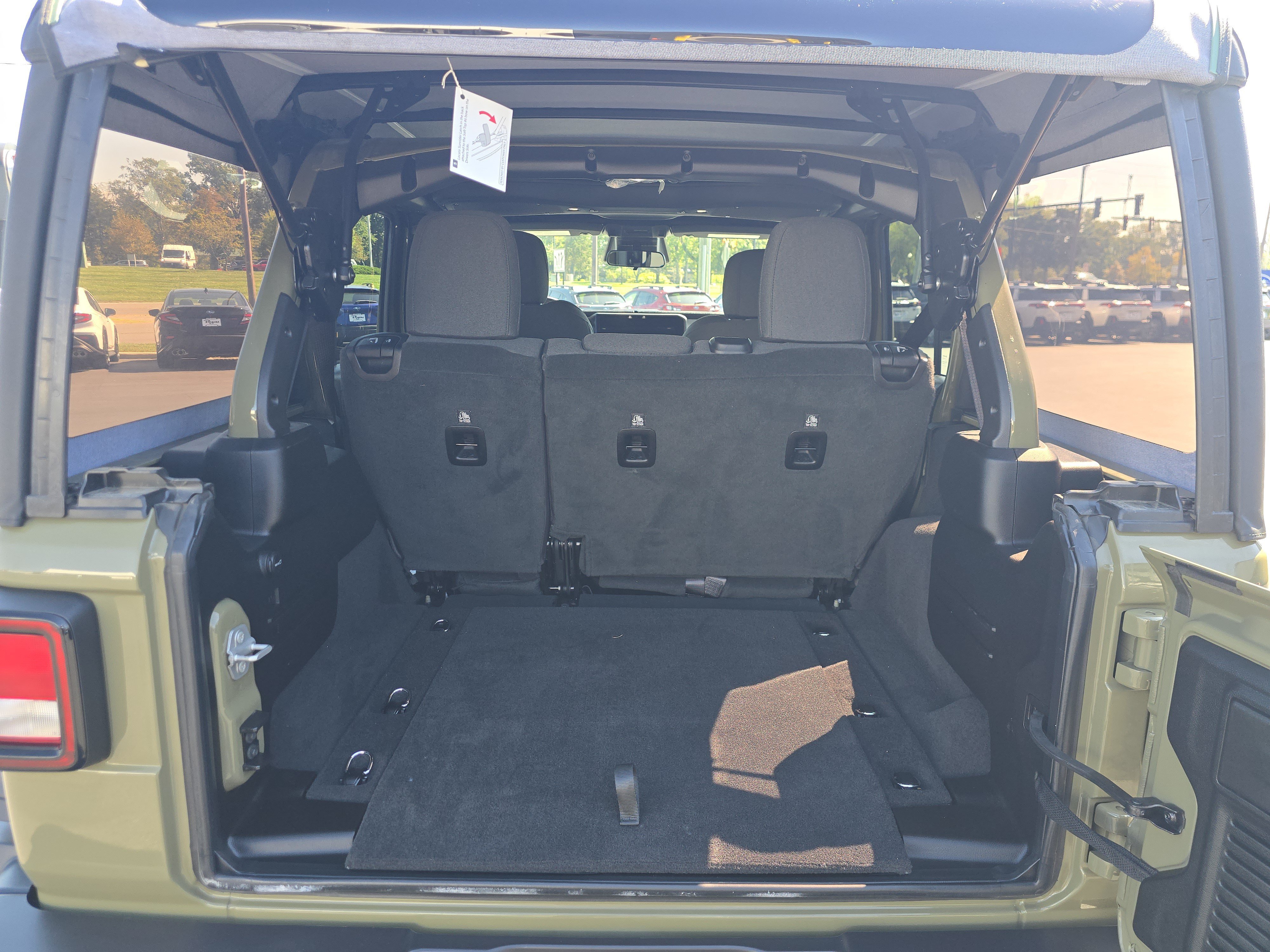 Used 2025 Jeep Wrangler Unlimited Sport AWD/4WD image 18