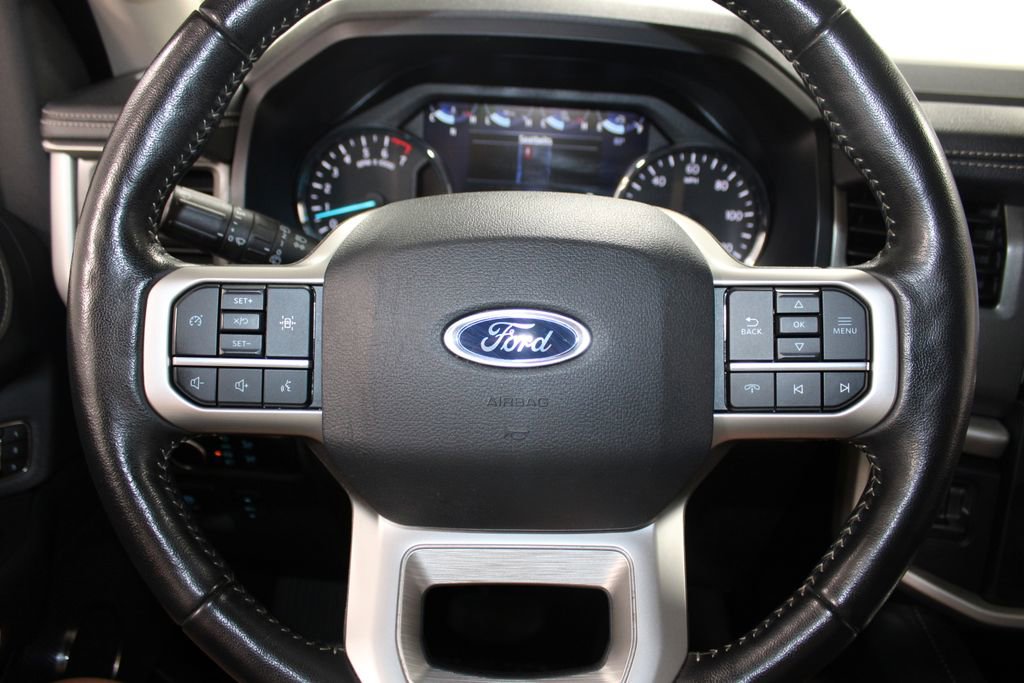 Used 2024 Ford Expedition XLT image 40