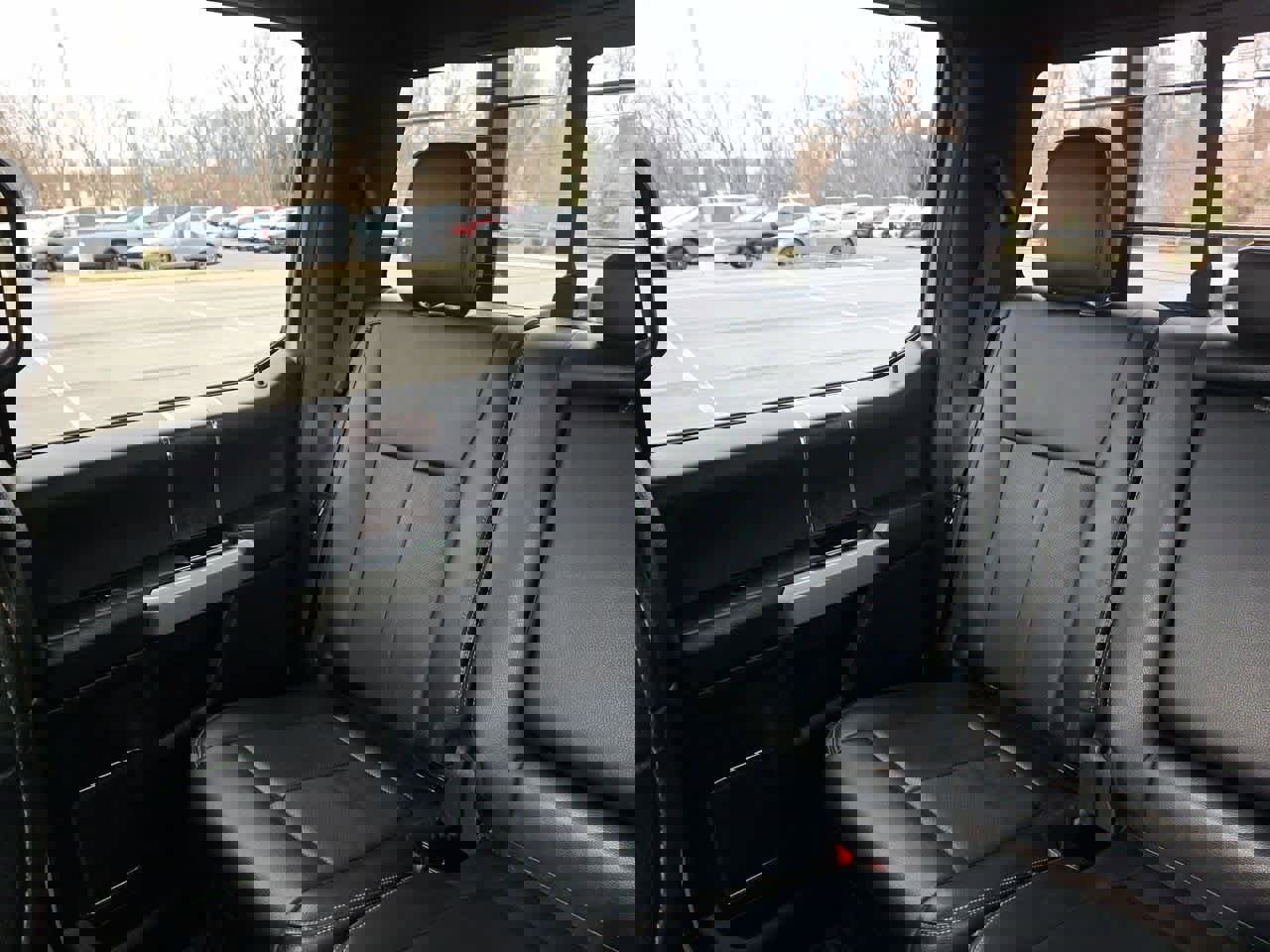 Used 2022 Ford F250 Lariat w/ Black Appearance Package image 12