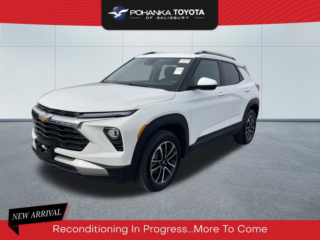 Used 2025 Chevrolet TrailBlazer LT AWD/4WD image 1