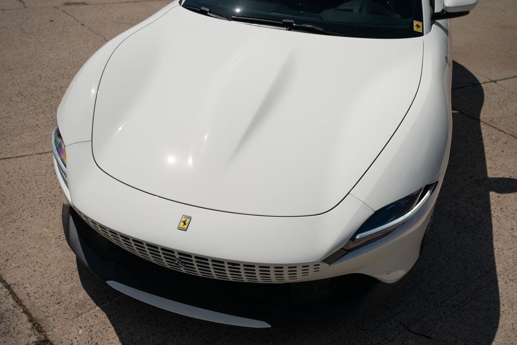Used 2022 Ferrari Roma RWD image 9
