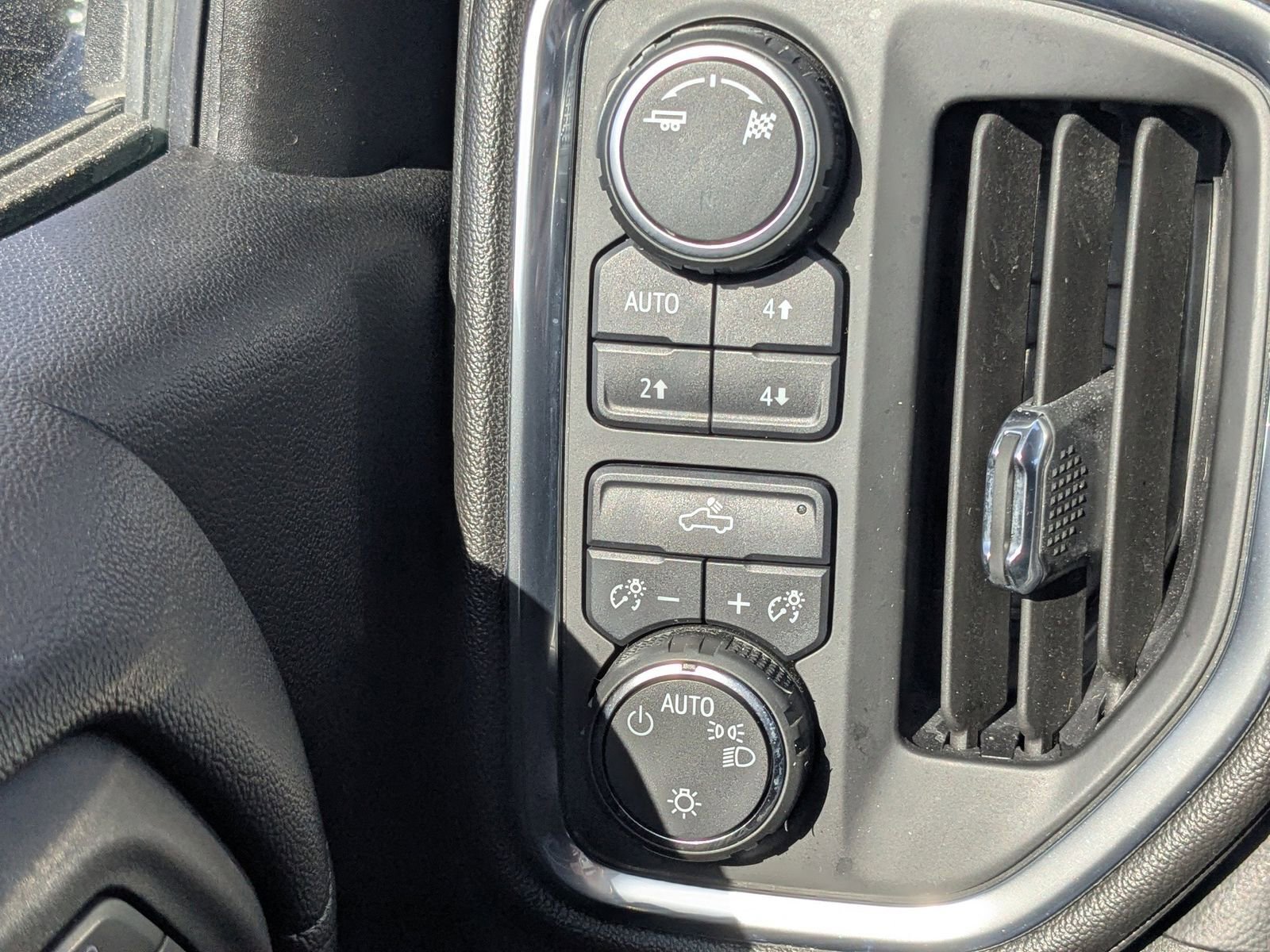 Used 2019 Chevrolet Silverado 1500 LT w/ All-Star Edition image 26