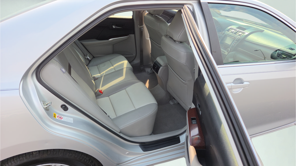 Used 2013 Toyota Camry XLE w/ Leather Pkg FWD image 45