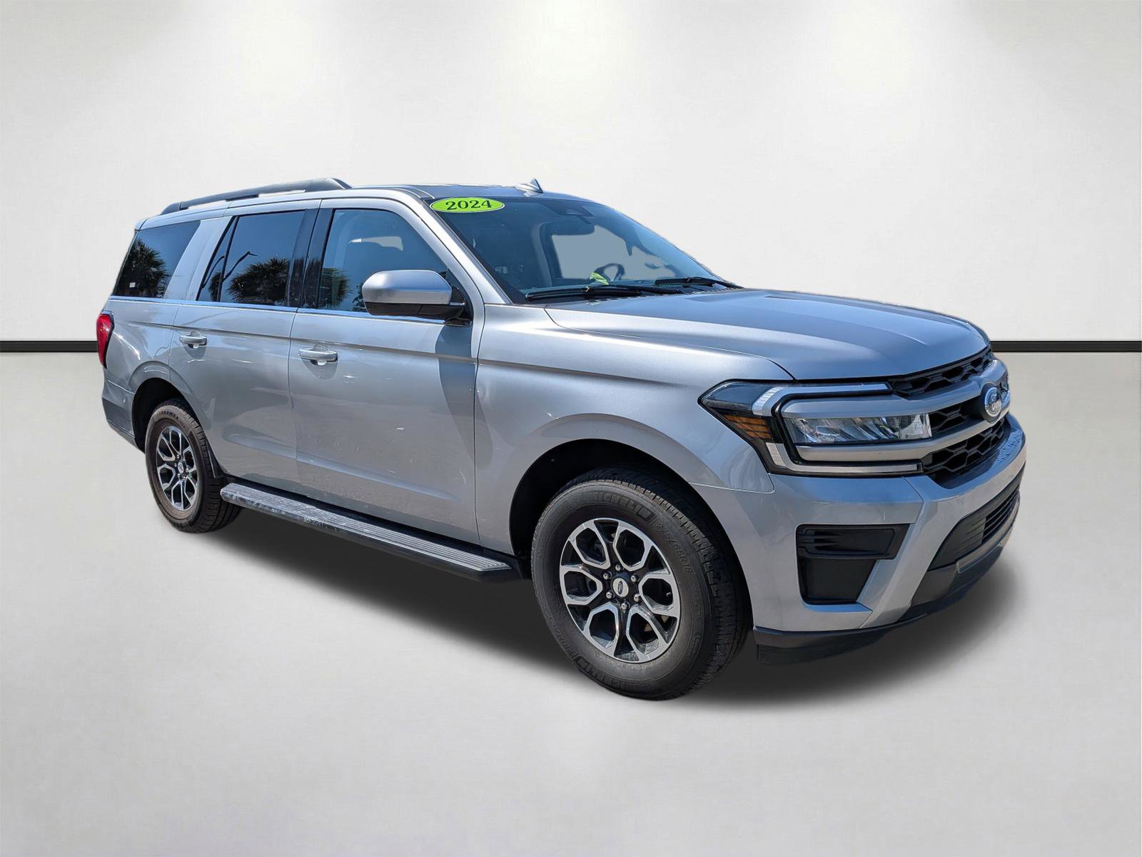 Used 2024 Ford Expedition XLT RWD image 1
