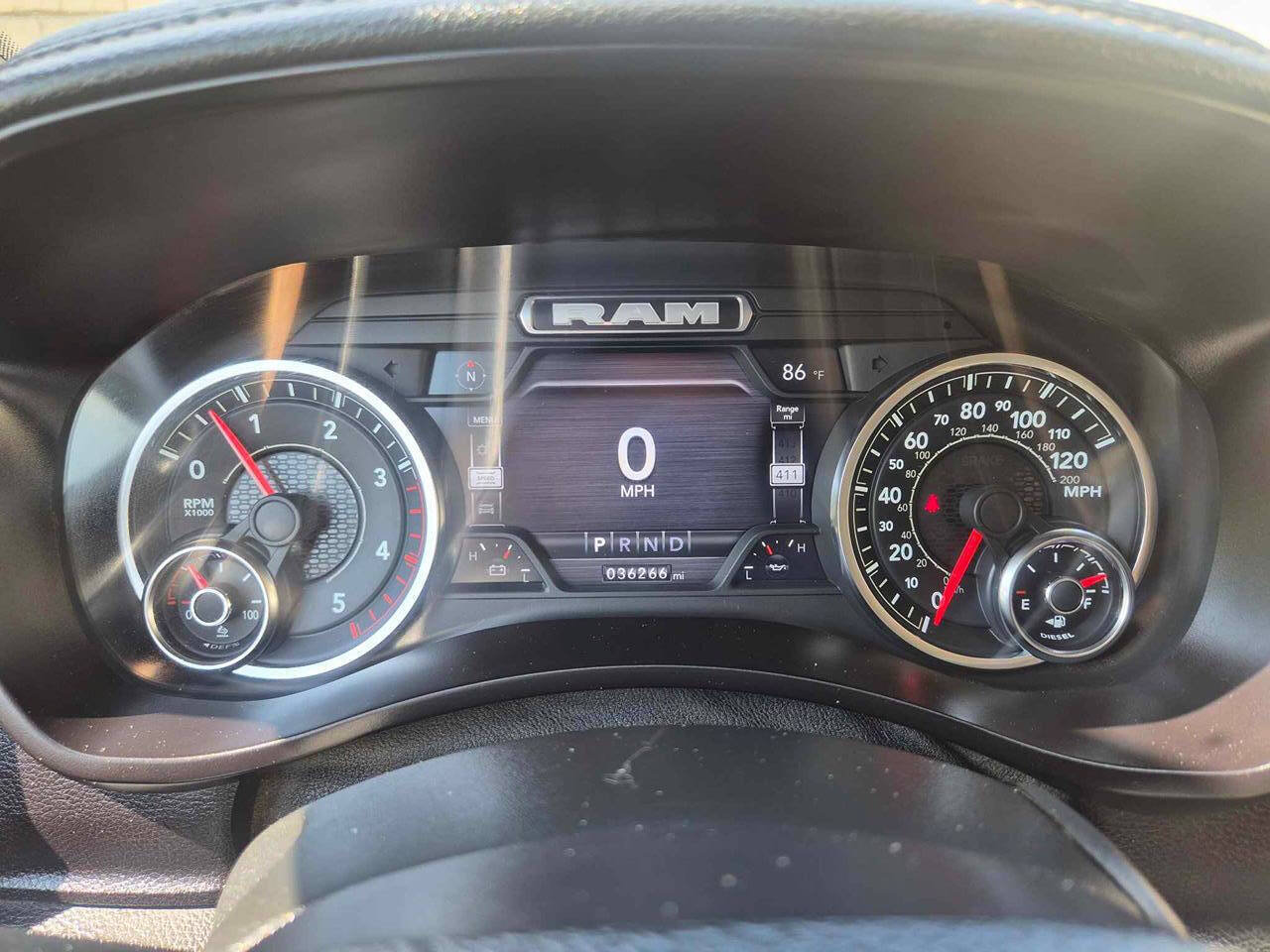 Used 2022 RAM 3500 Laramie AWD/4WD image 15