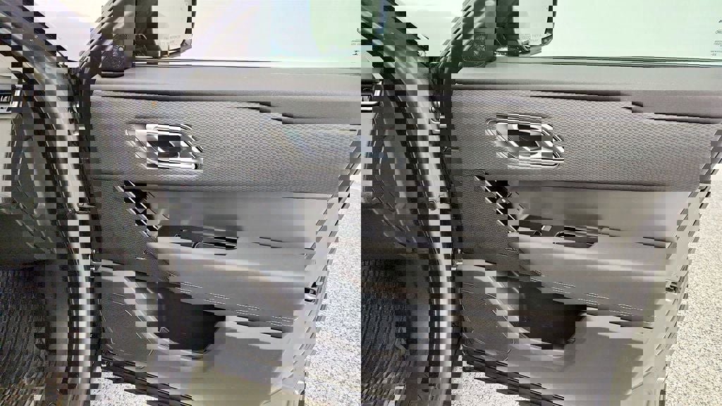 Used 2021 Land Rover Range Rover Velar S image 27