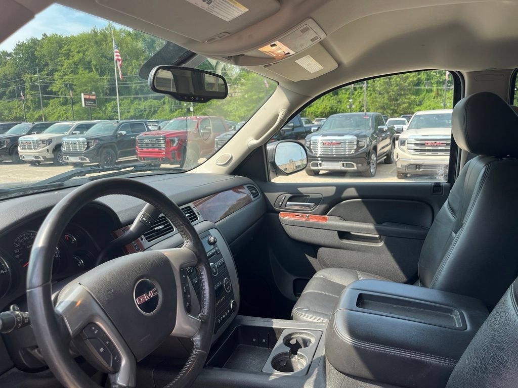 Used 2011 GMC Sierra 1500 SLT w/ SLT Convenience Package AWD/4WD image 17