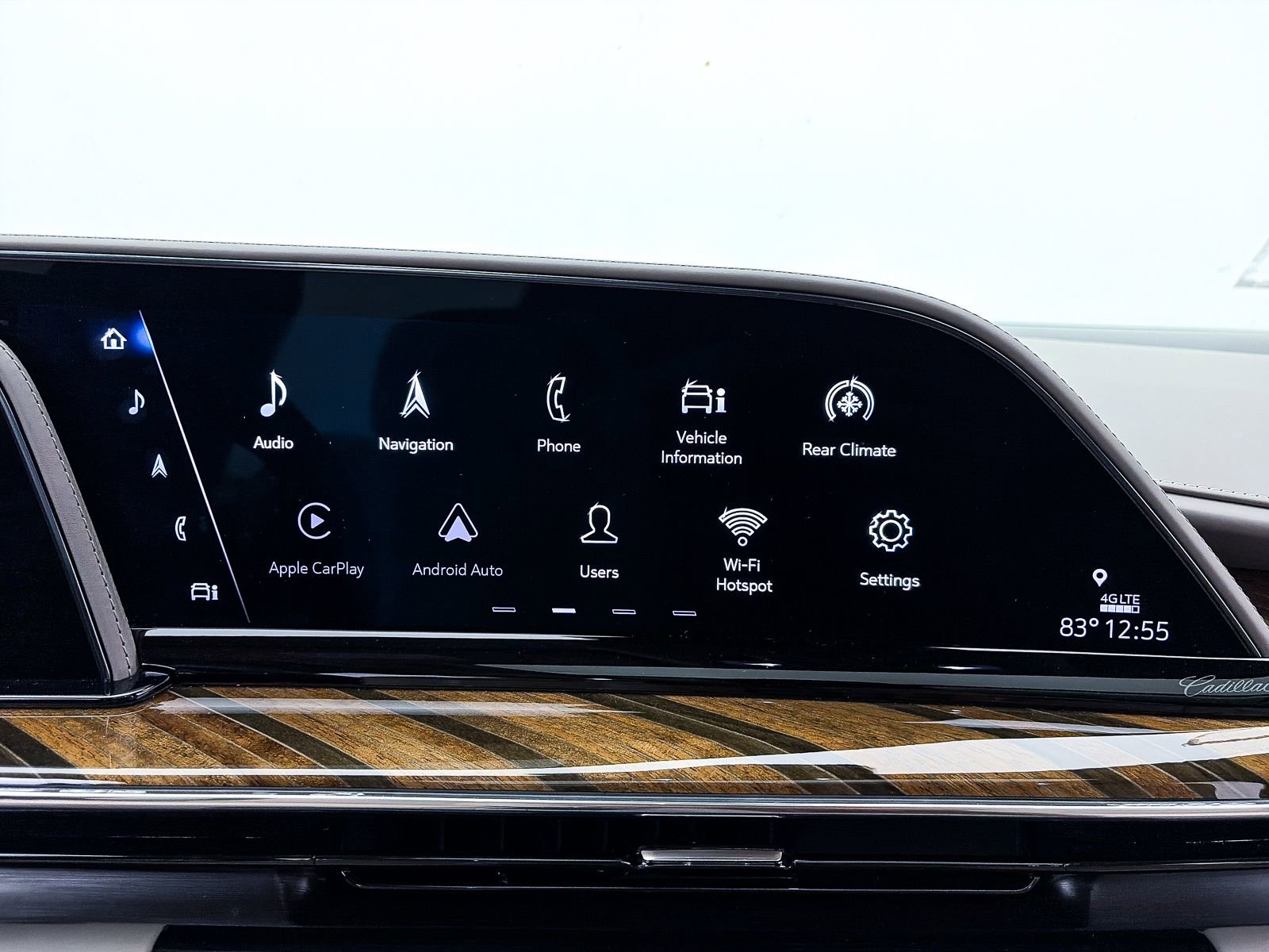 Used 2022 Cadillac Escalade Sport Platinum w/ Heavy-Duty Trailer Package AWD/4WD image 25