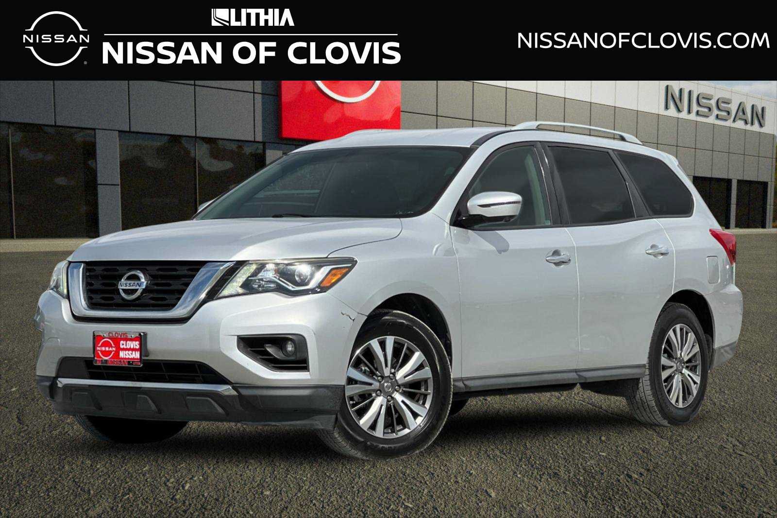 Used 2018 Nissan Pathfinder SL FWD image 1