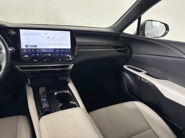 Used 2025 Lexus RX 350 Premium w/ Accessory Package (Z1) AWD/4WD image 33